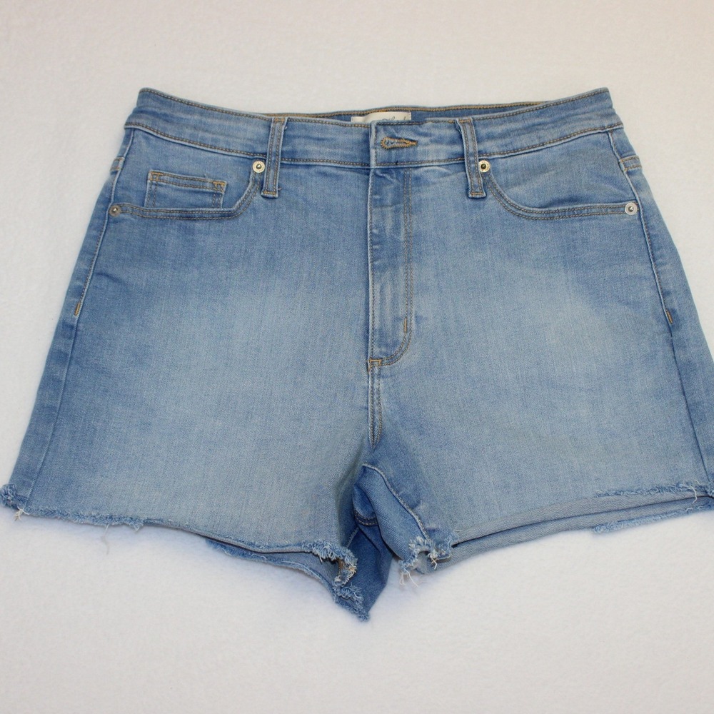 Universal Thread Womens High-Rise Raw Hem Denim Shorts Light Wash Blue 10/30R